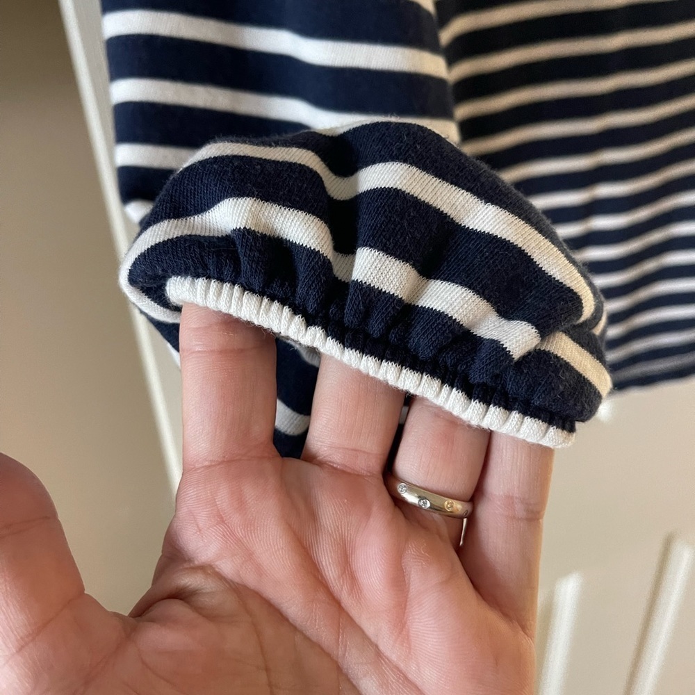 Old Navy light weight sweatshirt - Size M - Picture 2 of 5